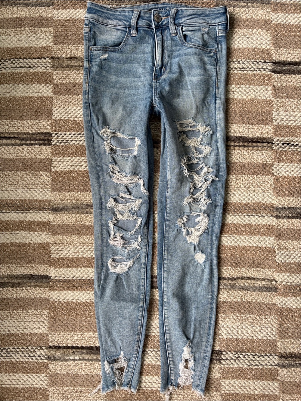 American Eagle Distressed Light Blue Women’s Skinny Jeans